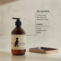 Aesop Champú para mascotas, aplicación con espuma suave, experiencia de baño agradable.