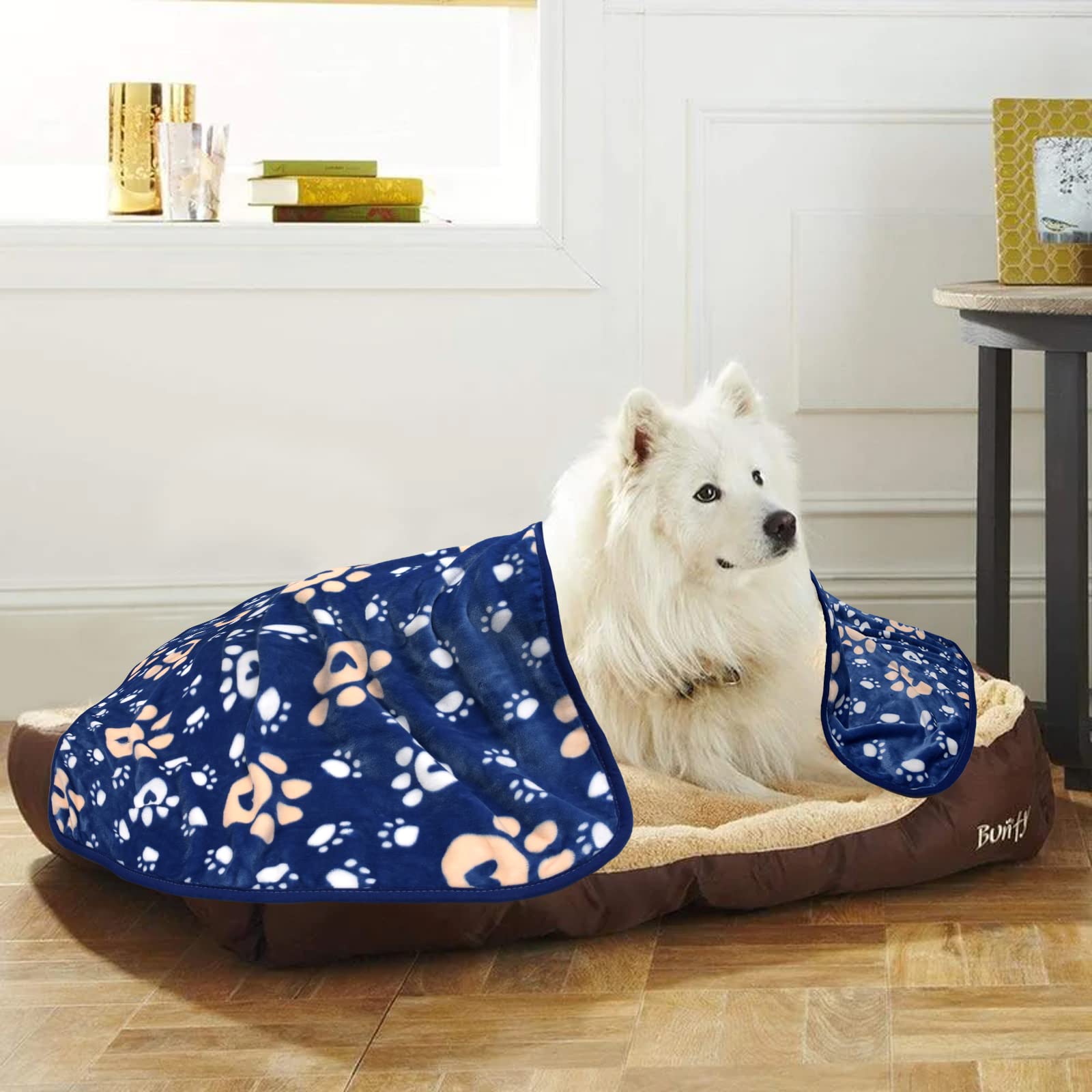 Manta AHOOCUSTOM para perro dormido azul, ideal para descanso suave.