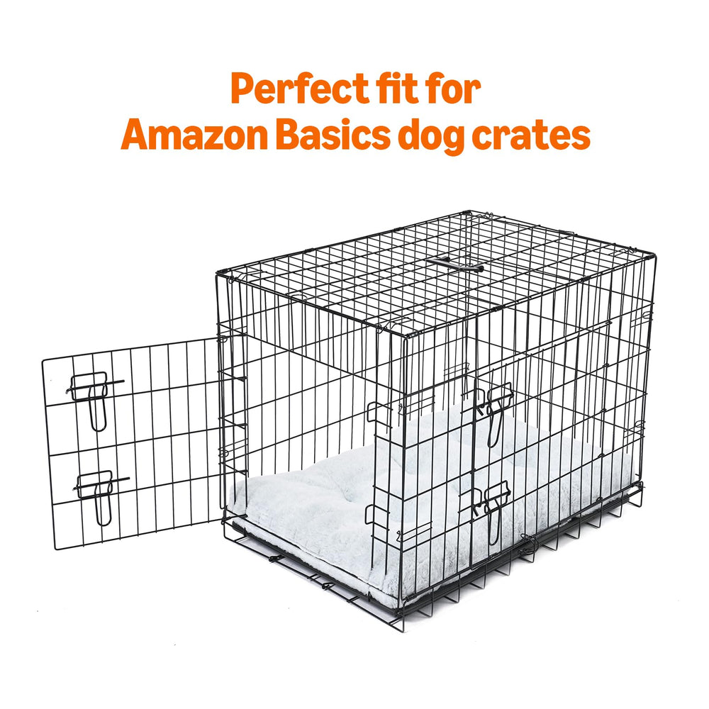 Relleno suave de Amazon Basics ofrece confort durante el descanso.