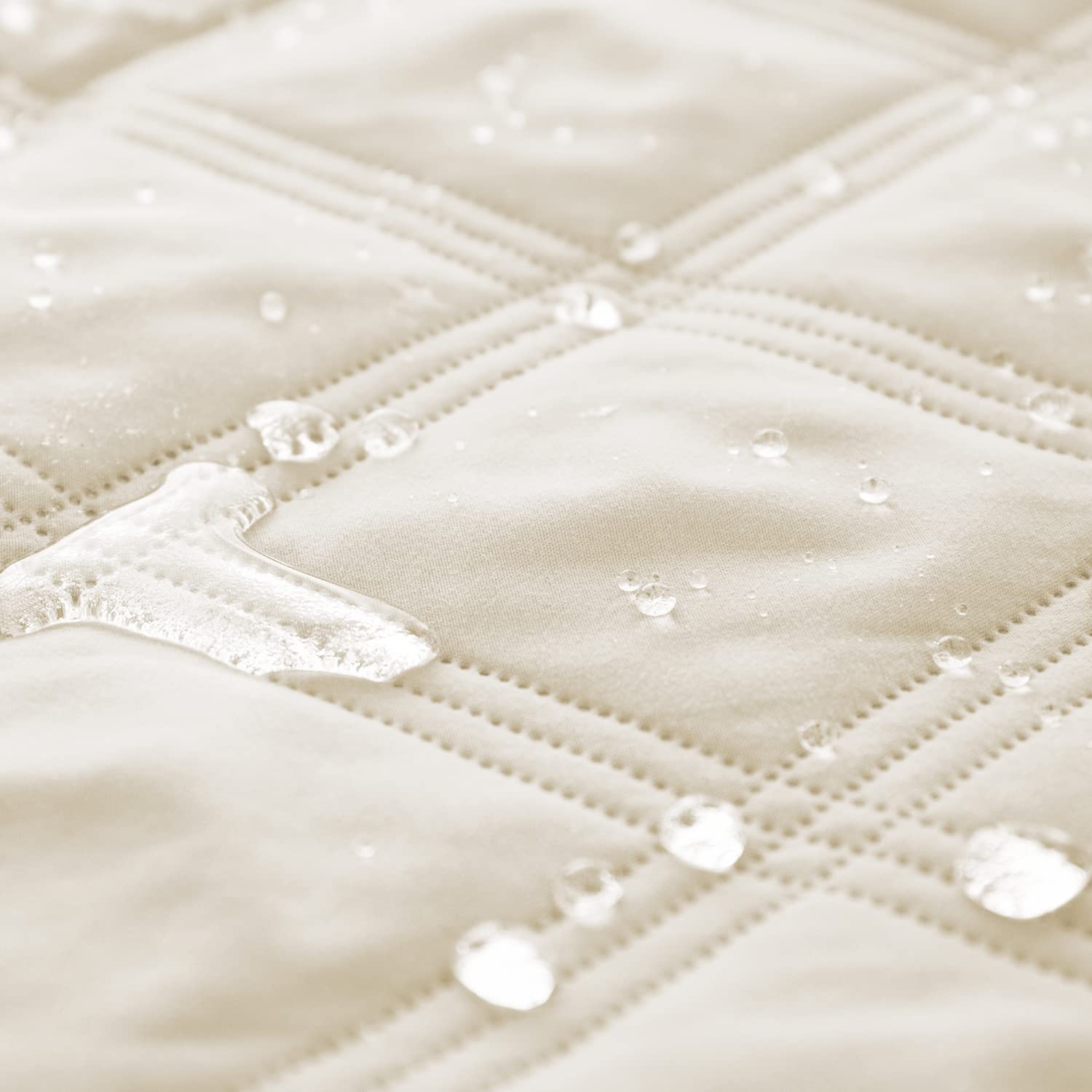 Ameritex cobertor 5 capas ofrece protección duradera para sofá y cama.