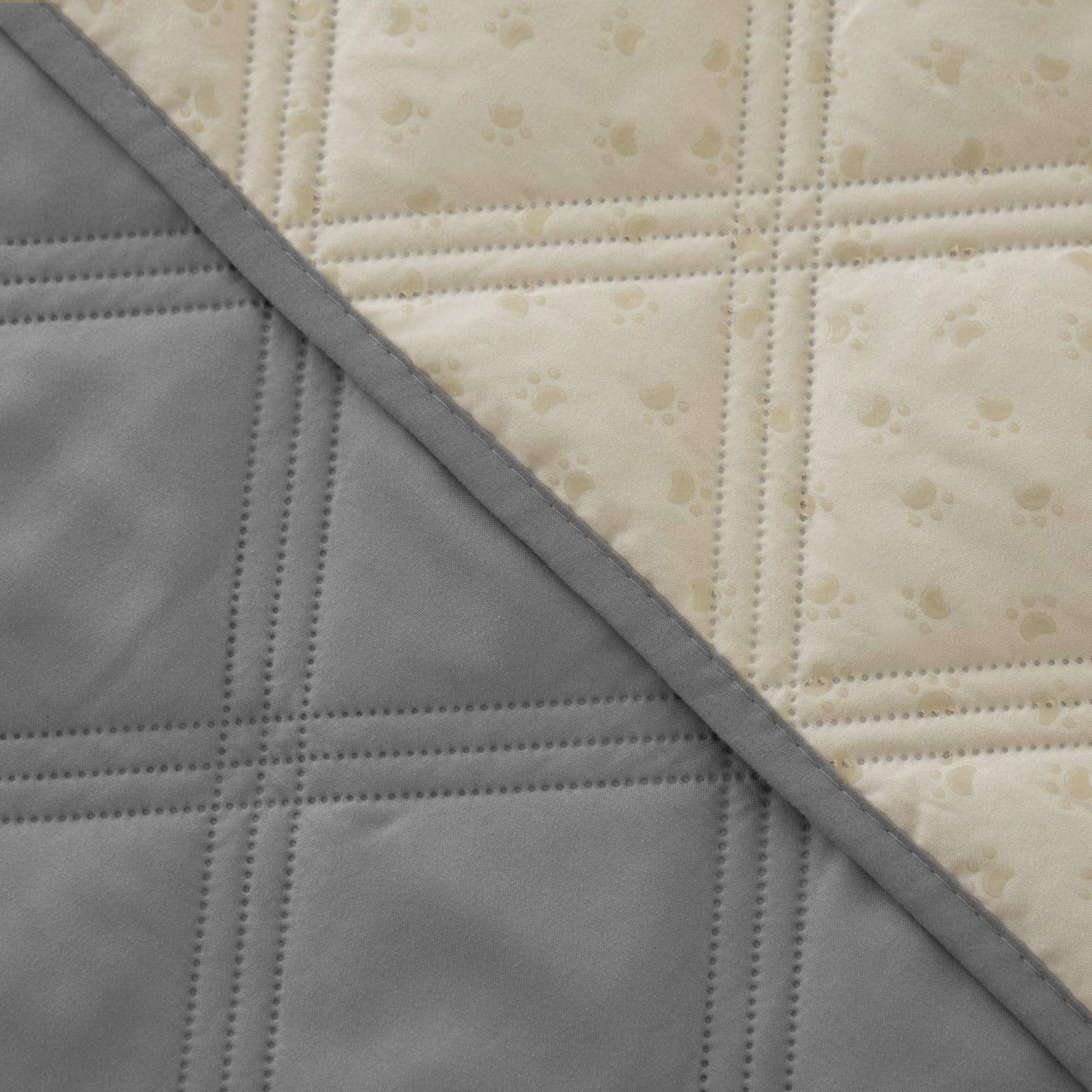 Funda impermeable Ameritex para sillón mantiene el mueble seco.