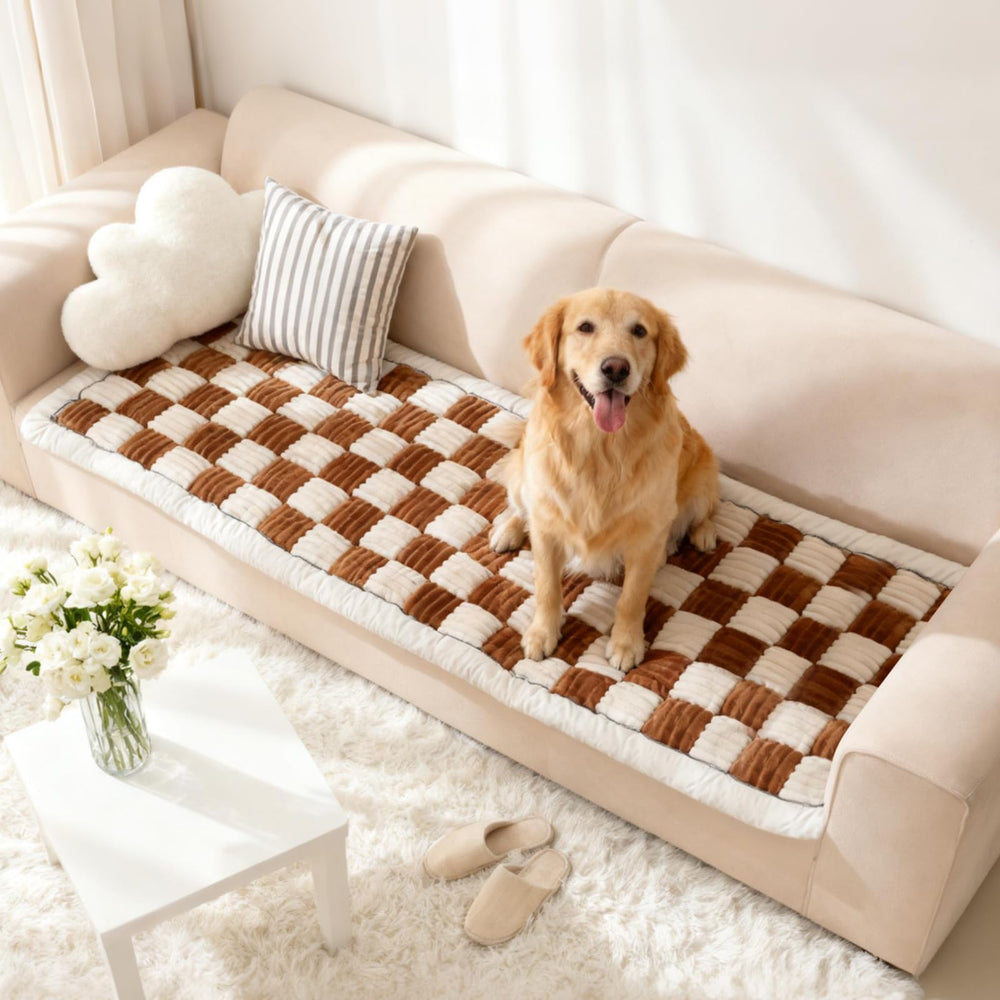AMTARP protector-sofa-perro-peluche ofrece suavidad y protección para el mueble.