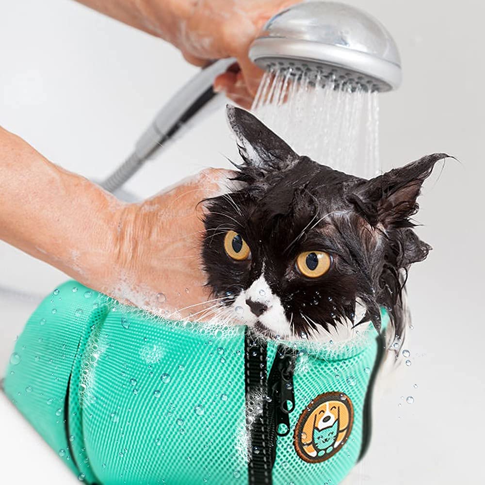AWOOF acceso para cortar uñas y limpieza durante el baño del gato.