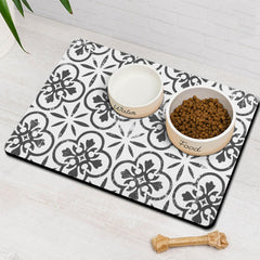Alfombrilla para comida de perros y gatos Ayiashiab absorbe líquidos rápidamente para evitar manchas.