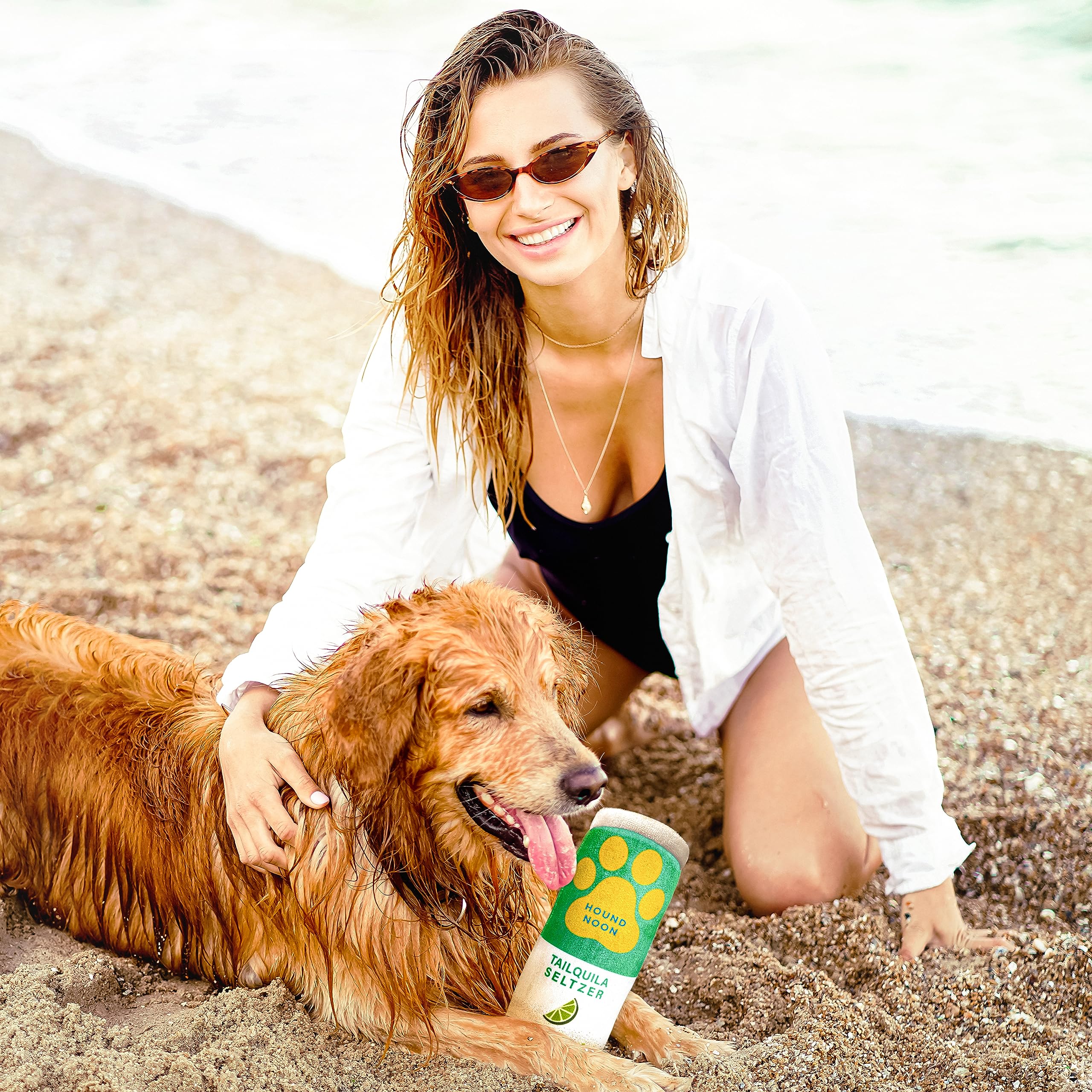 Juguete para perros estilo cerveza Bark Bros Hound Noon, parodia divertida.