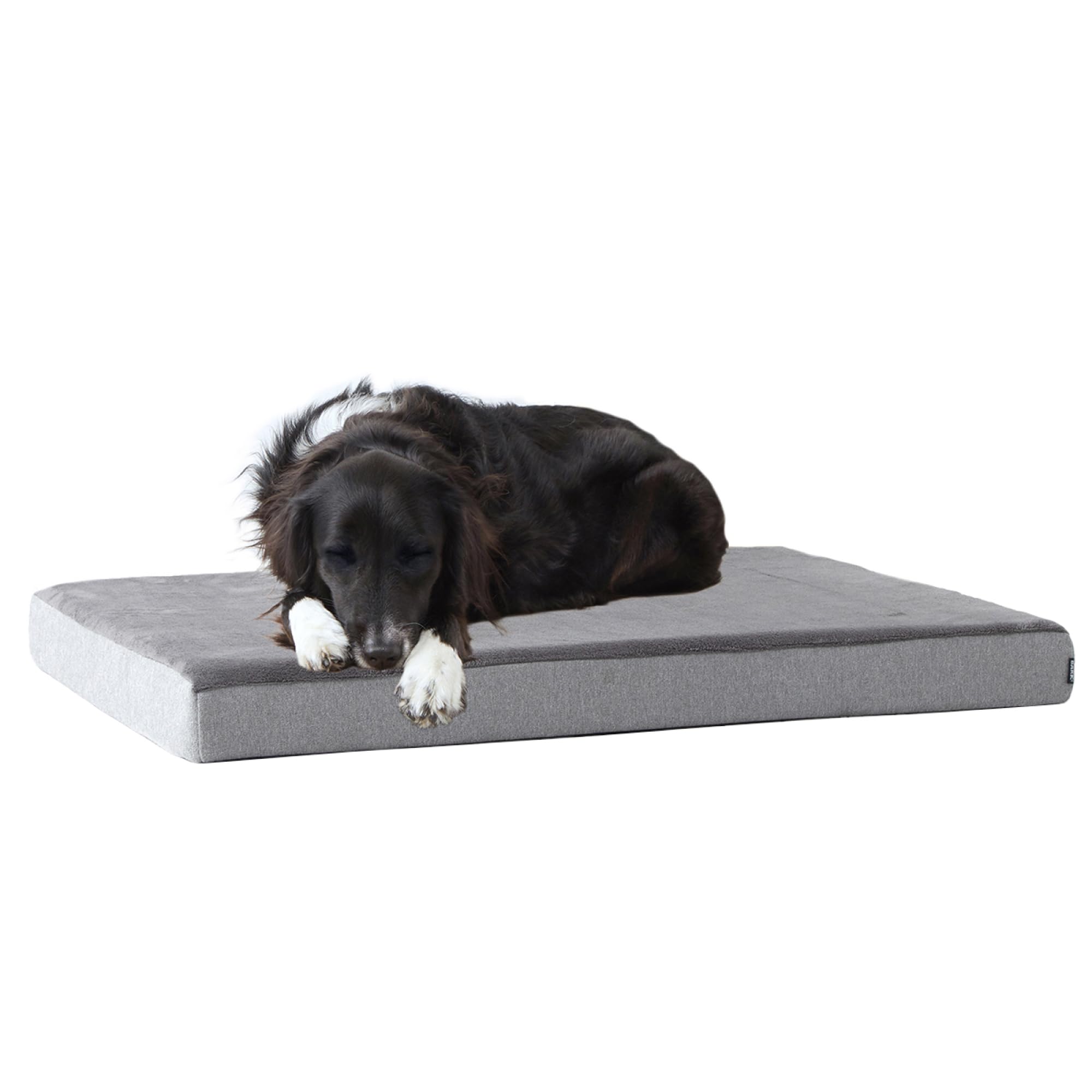 Cama BarkBox ortopédica con espuma de memoria para mayor confort.