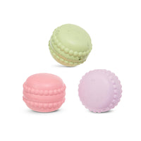 Macaruffs BarkBox: trío de juguetes de goma para perros pequeños, ideal para morder y jugar.