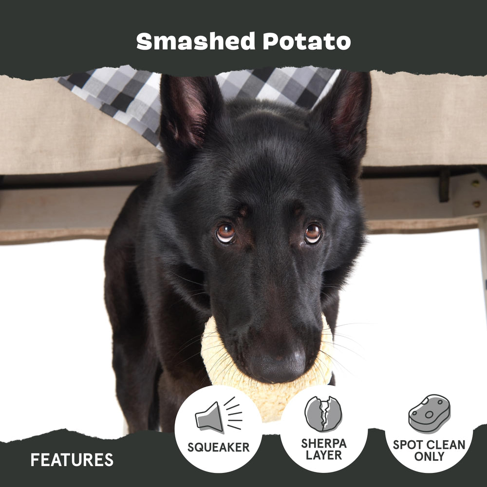 Juguete BarkBox Potato 2-en-1, interior con espigas y bola para recompensa.