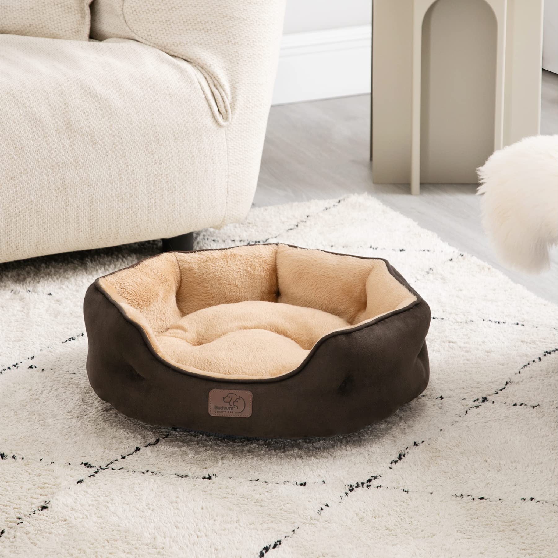 Bedsure cama para perro pequeño, ideal para espacios interiores.