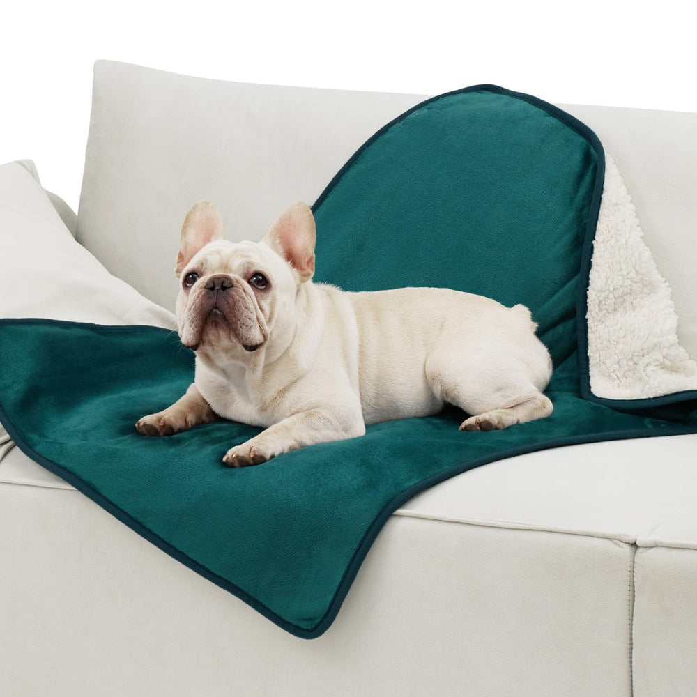 Bedsure manta impermeable para sofá protege el mueble y evita humedades.