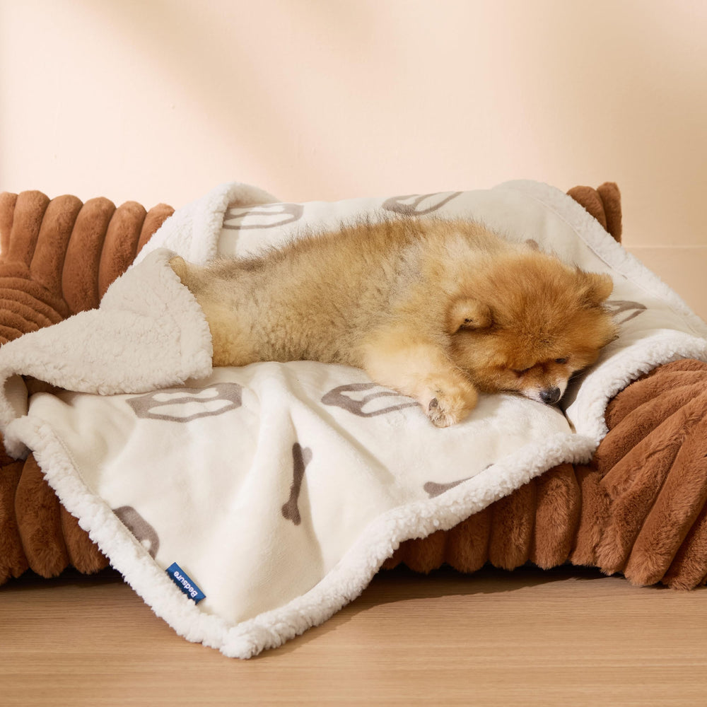 Bedsure manta protege muebles sin sacrificar la comodidad de la mascota.