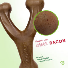 Benebone Wishbone, sabor tocino real para estimular la masticación prolongada.