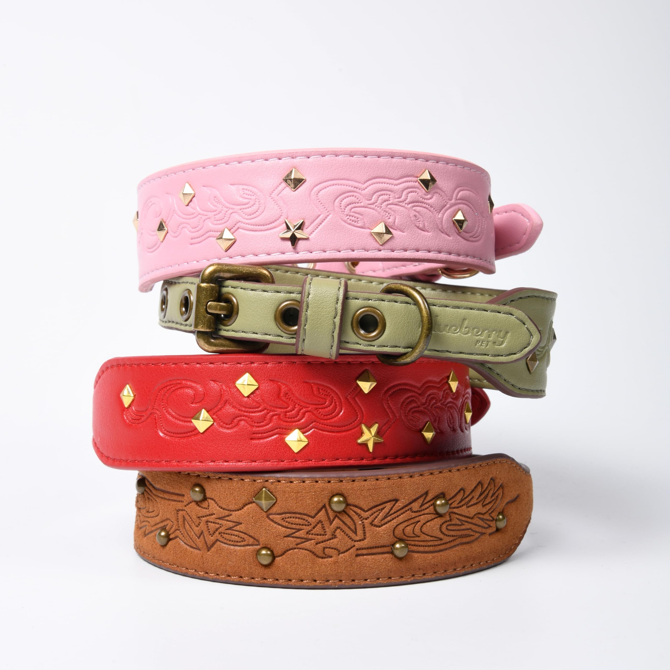 Detalle floral grabado en el collar Blueberry Pet para paseos elegantes.