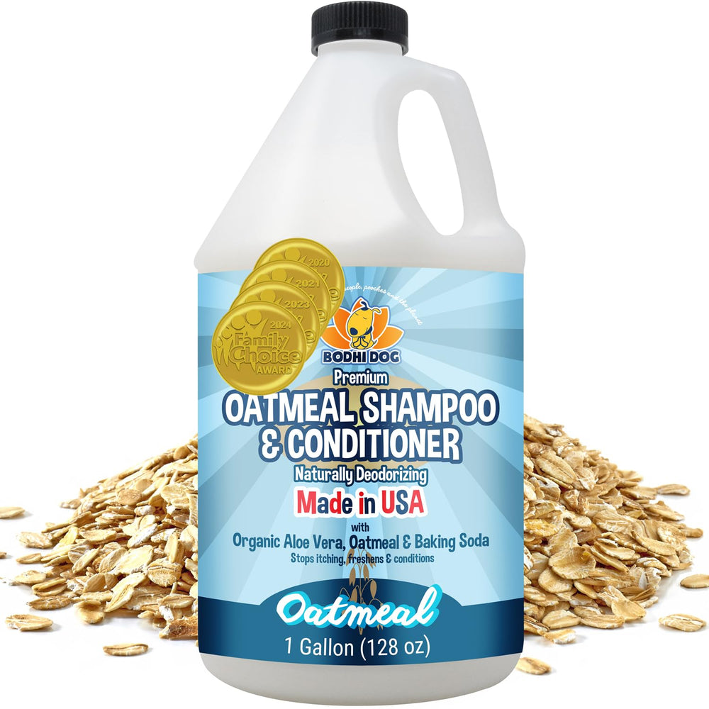 Champú Bodhi Dog con avena orgánica para perros; limpieza suave y desodorización.