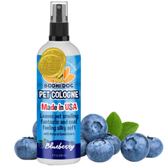 Bodhi Dog Colonia: botella azul para mantener el pelaje con aroma fresco.