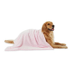 Bone Dry manta tacto ultra suave rosa, perfecta para siestas del peludo.