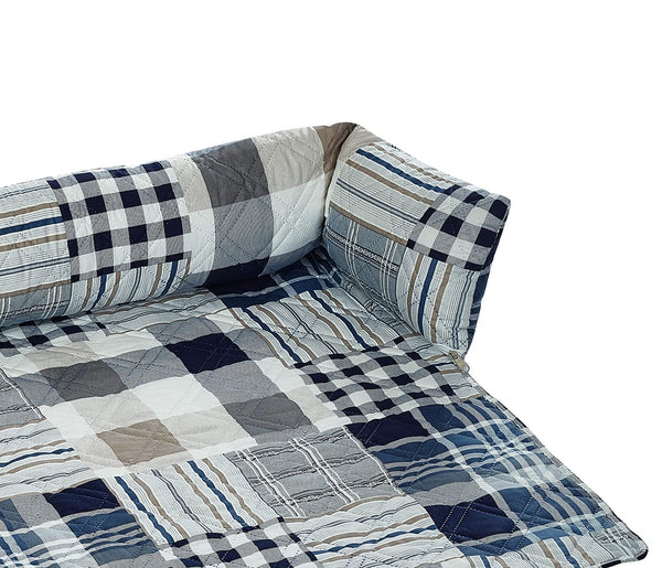 Diseño patchwork azul de Brilliant Sunshine para vestir la sala.