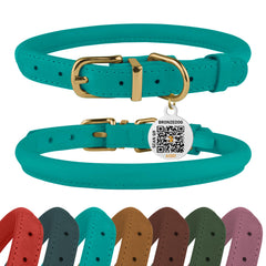 Collar BRONZEDOG enrollado turquesa con etiqueta QR para identificación rápida.