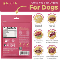 Polvo de Brothhh espolvoreado sobre comida canina para sabor y nutrición.