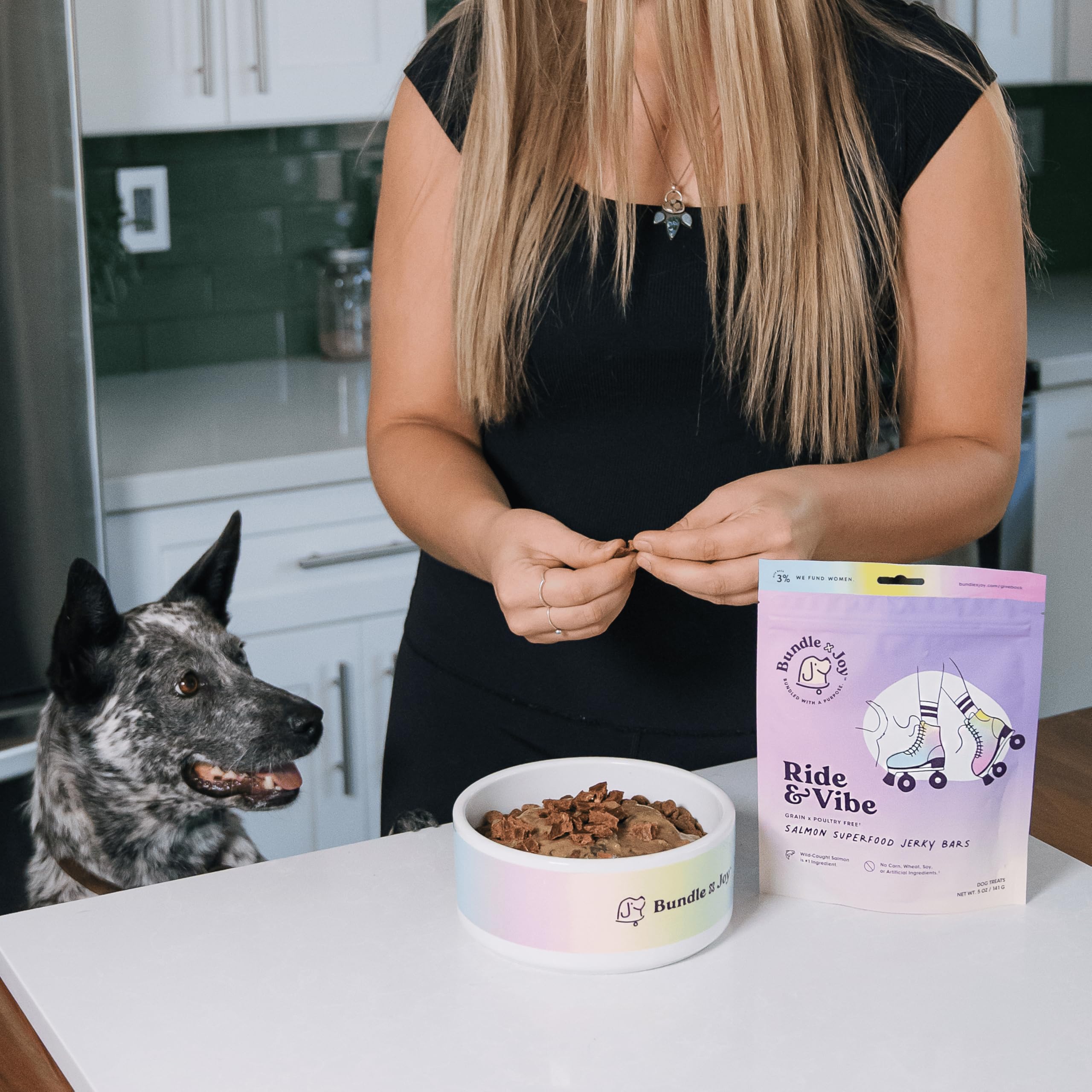 Apoya a empresarias latinas con cada compra de Bundle x Joy