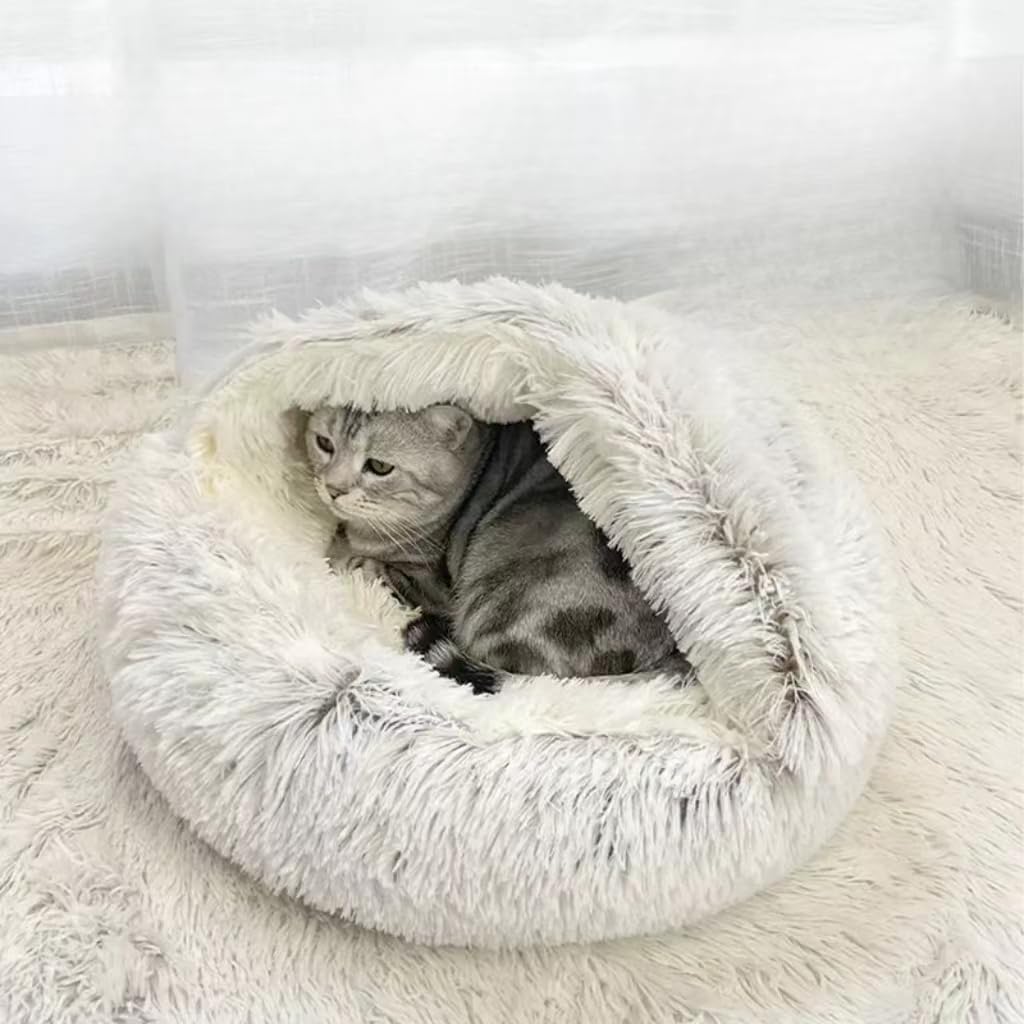 La cama gato redonda fofa con capucha brinda confort y privacidad.