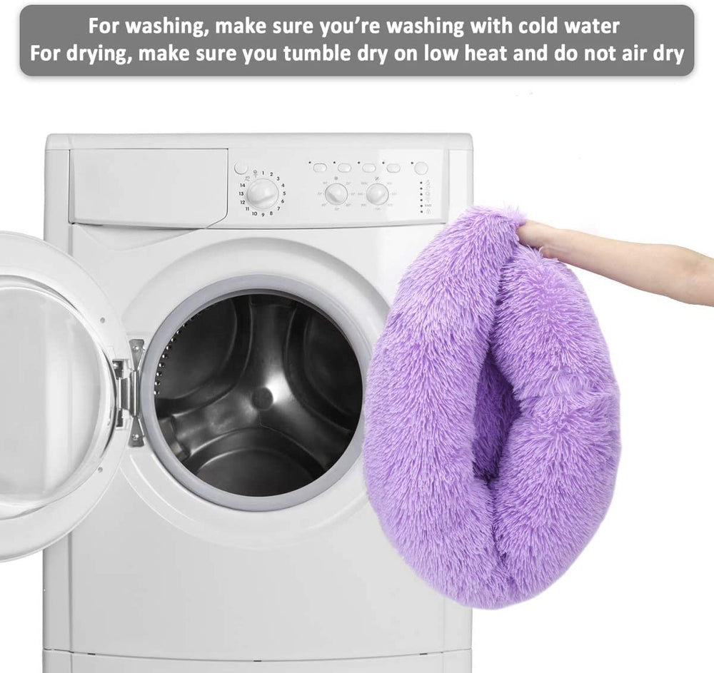 Cama para gatos base resistente a humedad mantiene área seca.