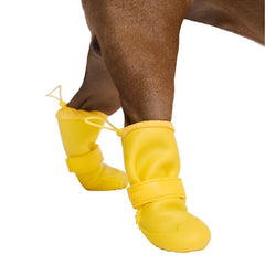 Canada Pooch botas con forro de felpa mantienen las patas cálidas.