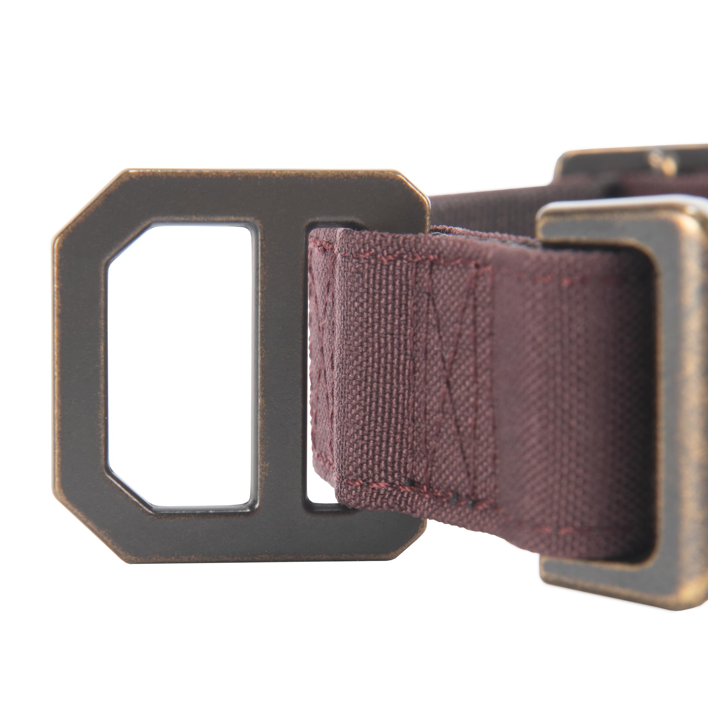Detalles reflectantes de Carhartt para mayor visibilidad nocturna.