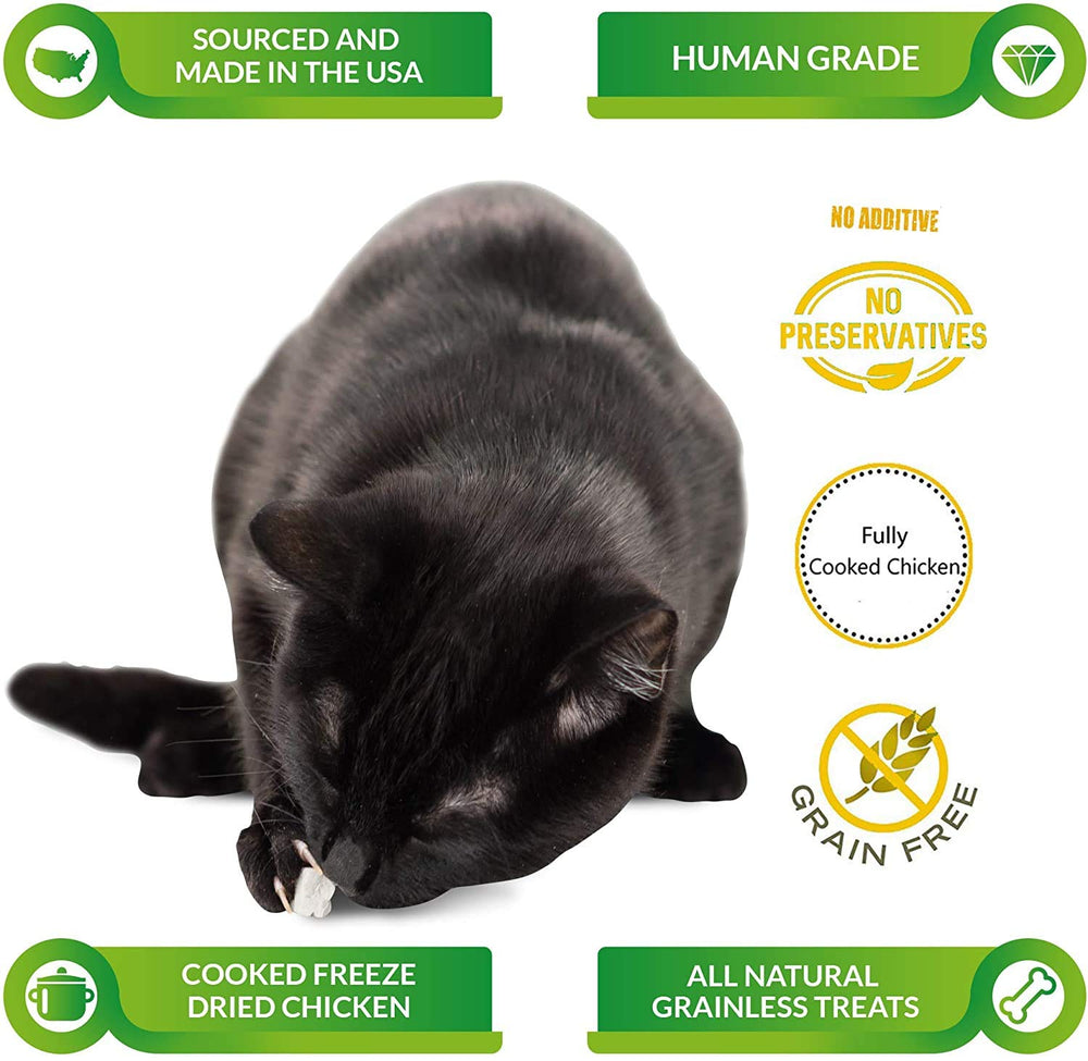 Cat-Man-Doo Life Essentials premio de entrenamiento con pollo deshidratado.