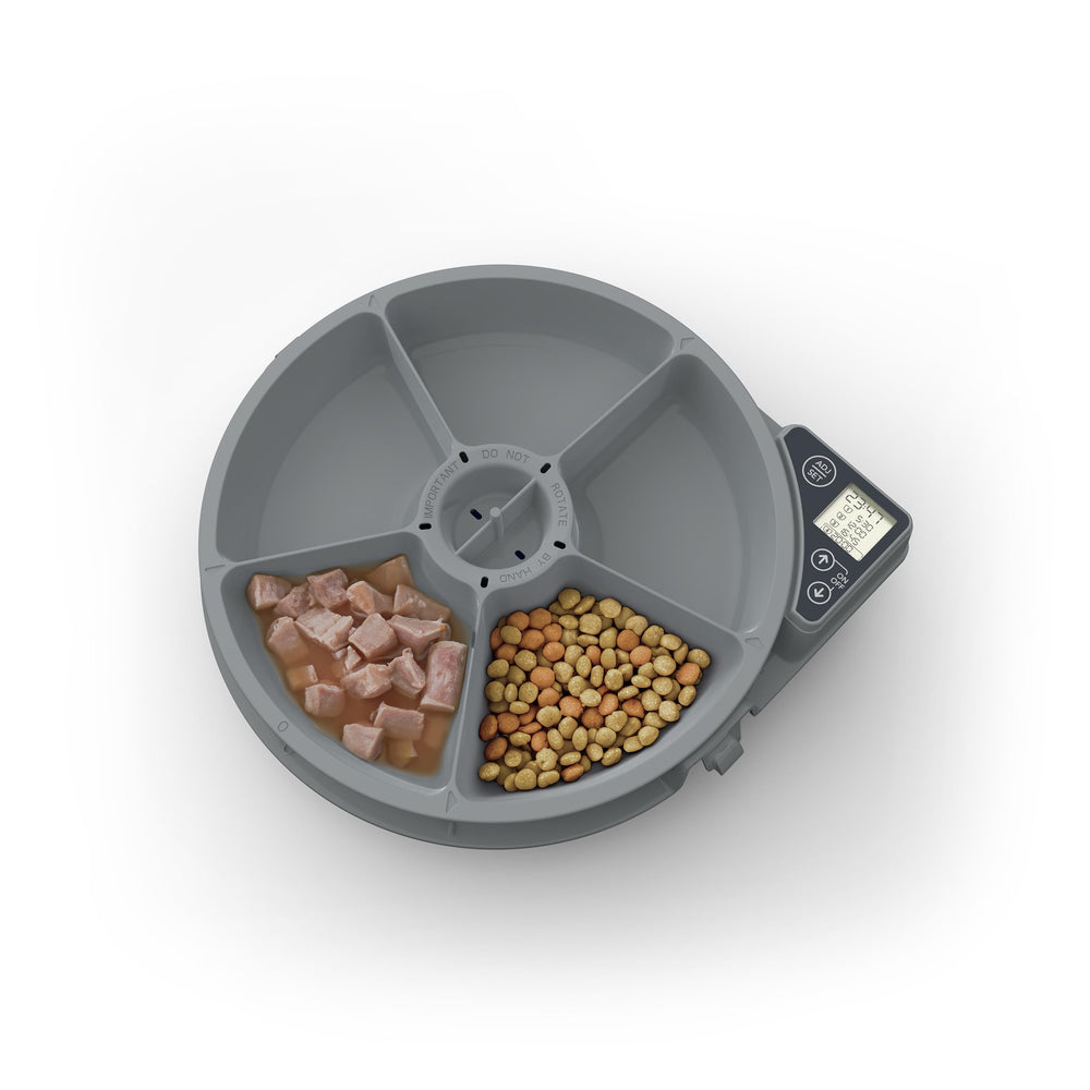 Cat Mate C500, diseño higiénico con cuencos desmontables.