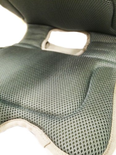 Mochila Cesar Millan para perro pequeña, uso exterior durante paseo y senderismo.