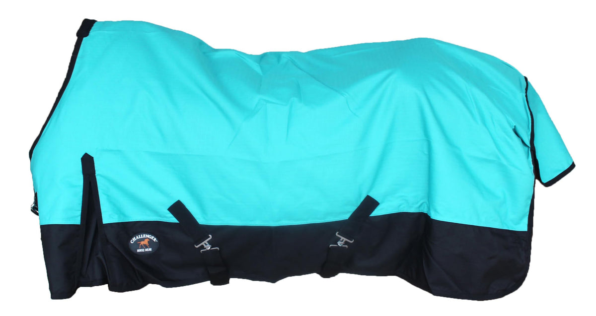 Challenger manta exterior-1200D ofrece protección duradera para caballos al aire libre.