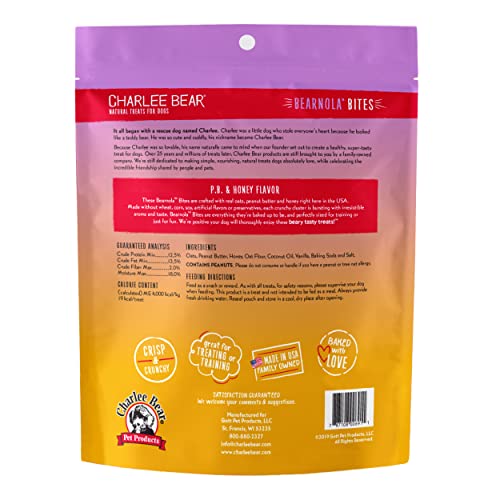 Charlee Bear Bearnola Bites sabor cacahuete y miel para paladar del perro.