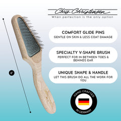 Chris Christensen Dog Brush Mark V destaca por el mango de haya para mayor comodidad