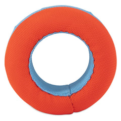 Chuckit! Amphibious Roller no se rompe ni se hunde durante el fetch.