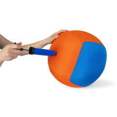 Chuckit! Big Air Bola para juego grupal entre perros, promueve socialización y actividad.