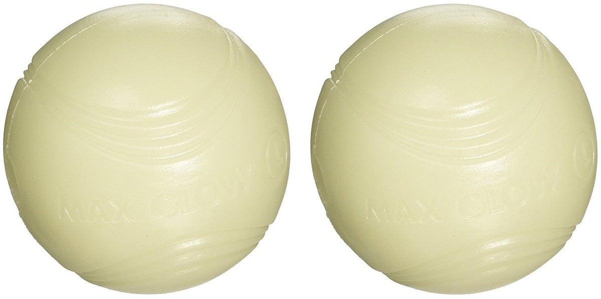Pelota Chuckit! Max Glow Ball para perros, brillo nocturno para juego visible y seguro.