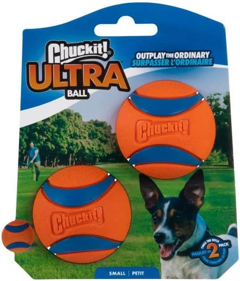 Chuckit! Ultra Ball durable goma resistente en primer plano