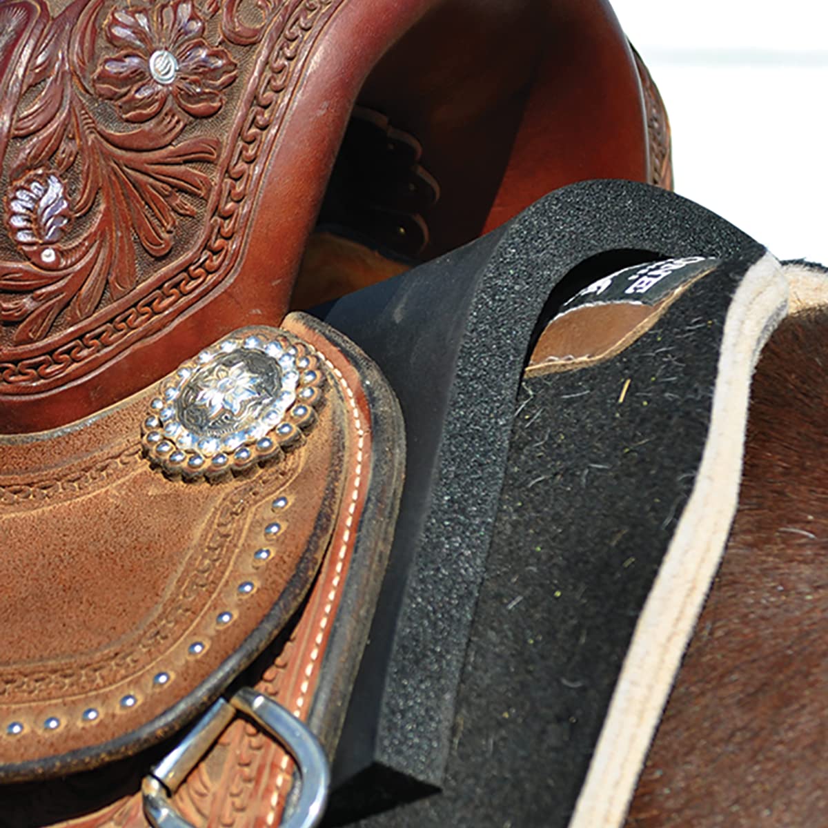 Classic Equine cesshims-1 colocacion-delantera-sillin-en-pad ayuda a mayor estabilidad