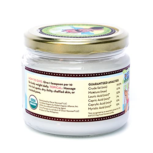 CocoTherapy aceite de coco virgen se añade a la comida del perro para sabor y nutrición