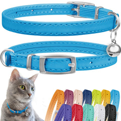 Collar Direct de cuero para gatos con cascabel azul, fácil de ubicar al exterior.