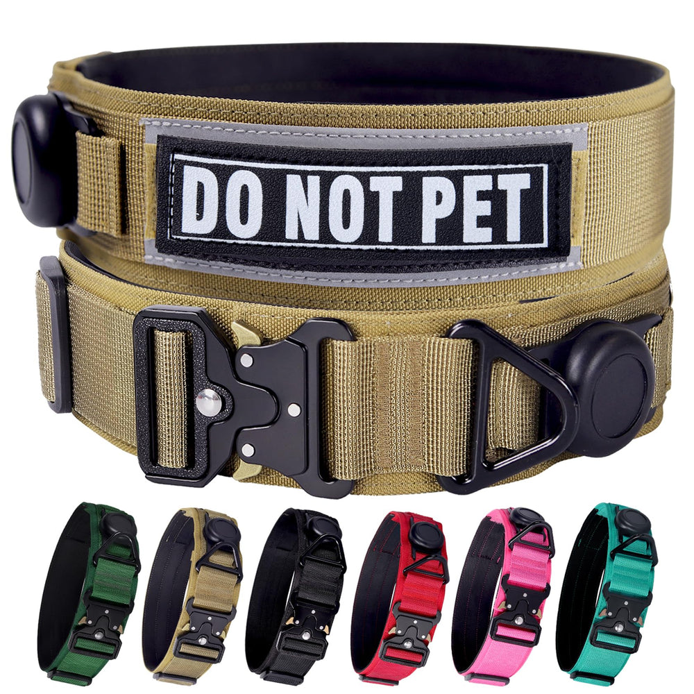 Comfluxe AirTag Collar con portador para rastreo seguro durante paseos nocturnos.