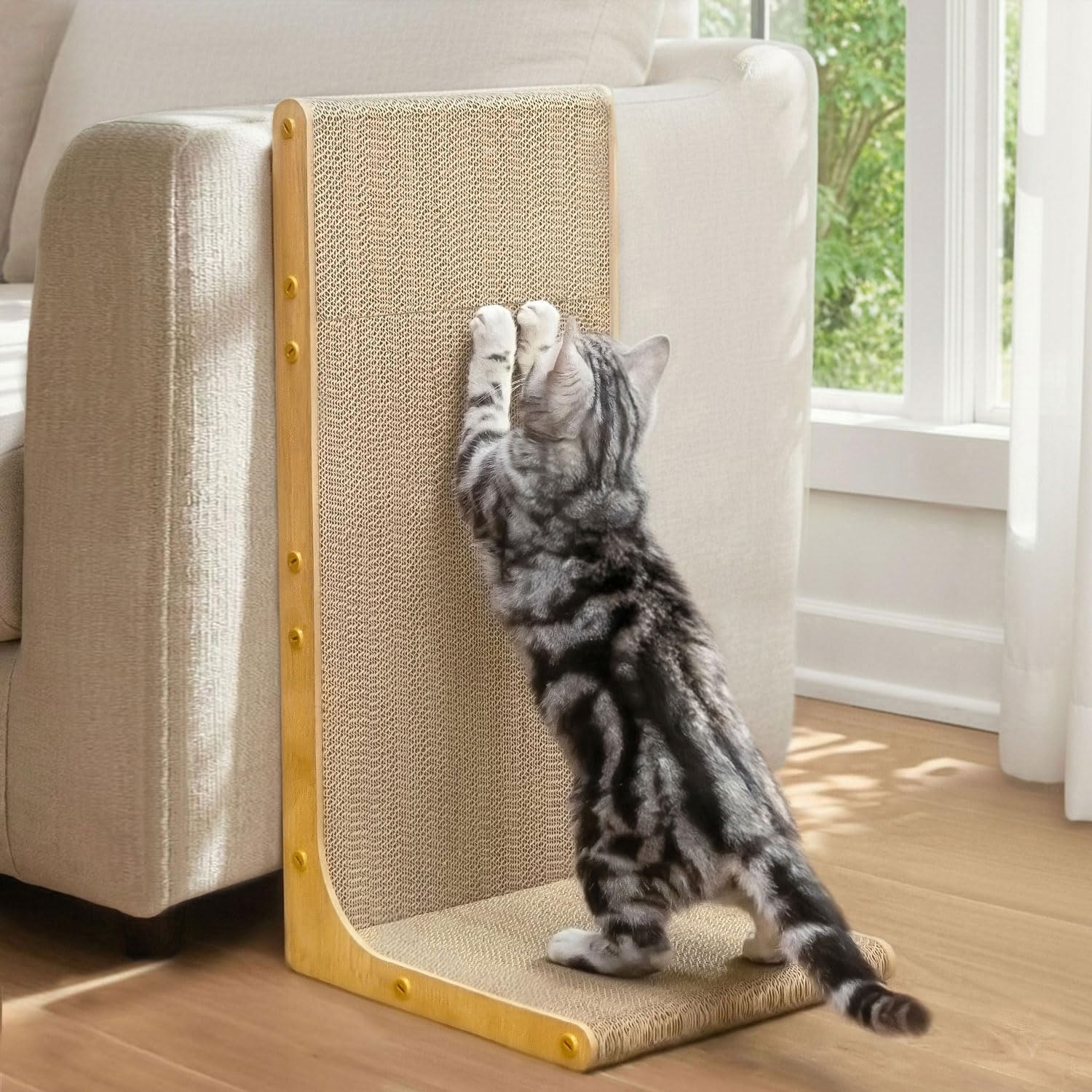 Conlun Rascador de Gato Cartón 23pulgadas vertical en Madera Clara, protege muebles.