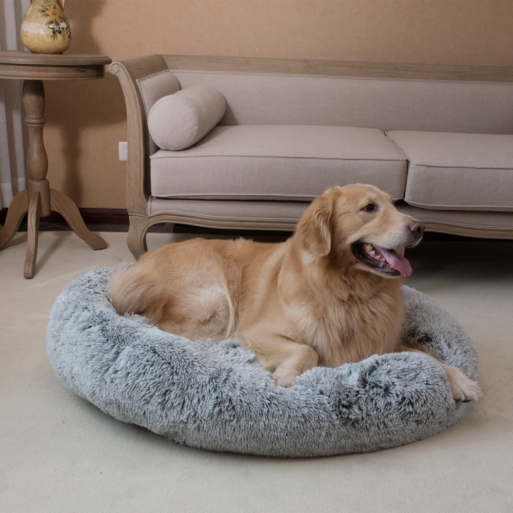 Borde elevado de la cama Coohom para soporte de cuello y seguridad.