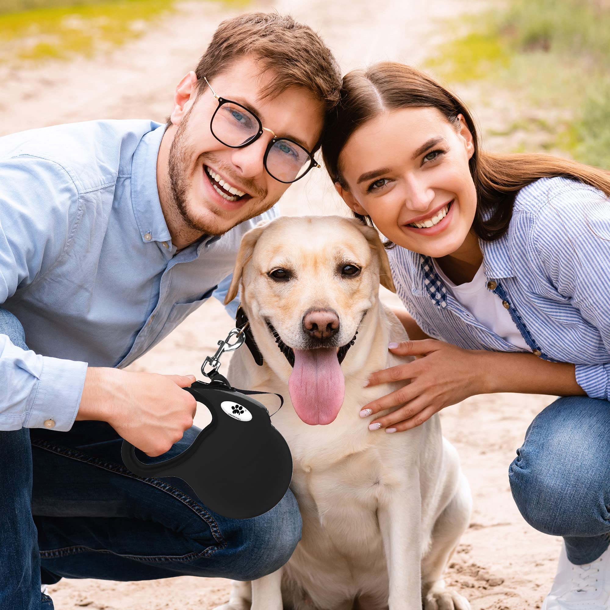 CROWN PAWS, correa retractil duradera para perros grandes, uso diario confiable.