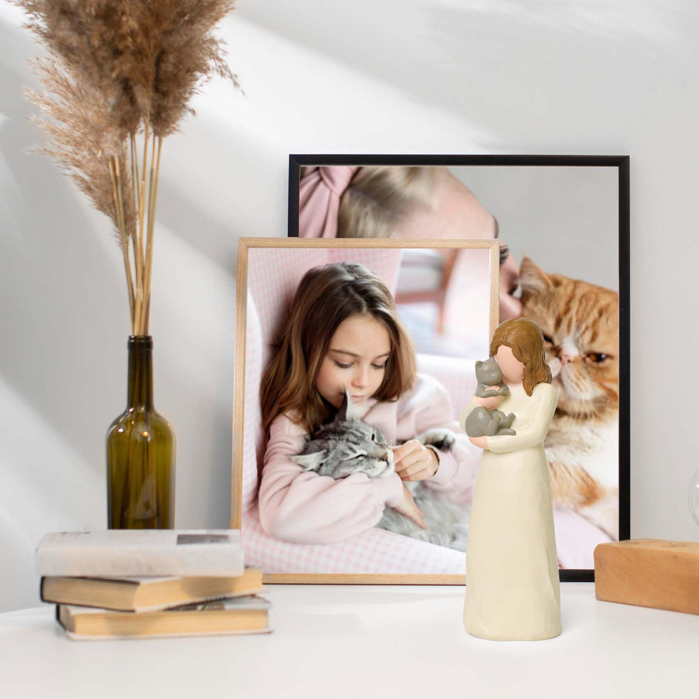 Cuayaes diseño-resina-gato-dulce-gris, decoración cálida para cualquier espacio