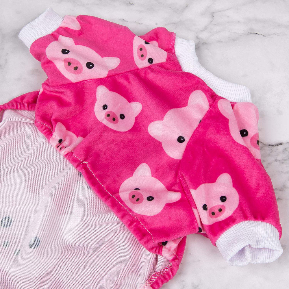 CuteBone pijama-perro-diseño-4-piernas-elastico, ajuste cómodo alrededor del cuerpo.