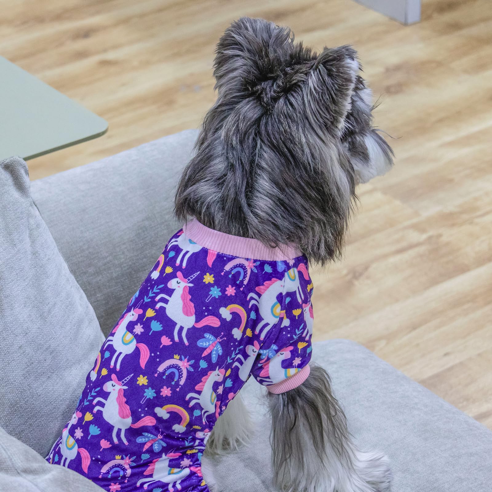 Duerme cómodo con CuteBone, pijama ideal para noches tranquilas.