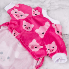 Pijama CuteBone para perro, fácil de poner gracias a su diseño práctico