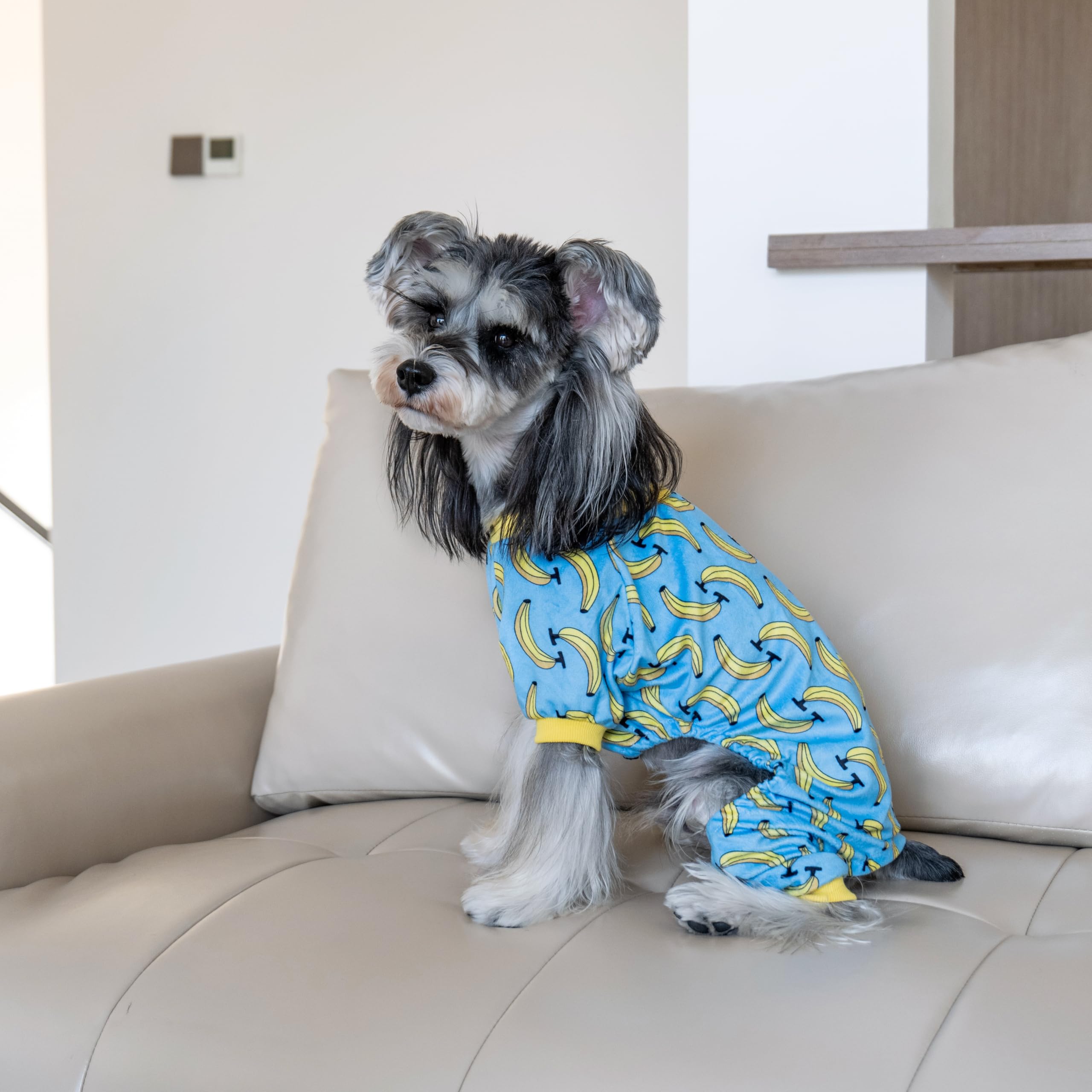 Pijama CuteBone ideal para viajes, mantiene calidez y comodidad.